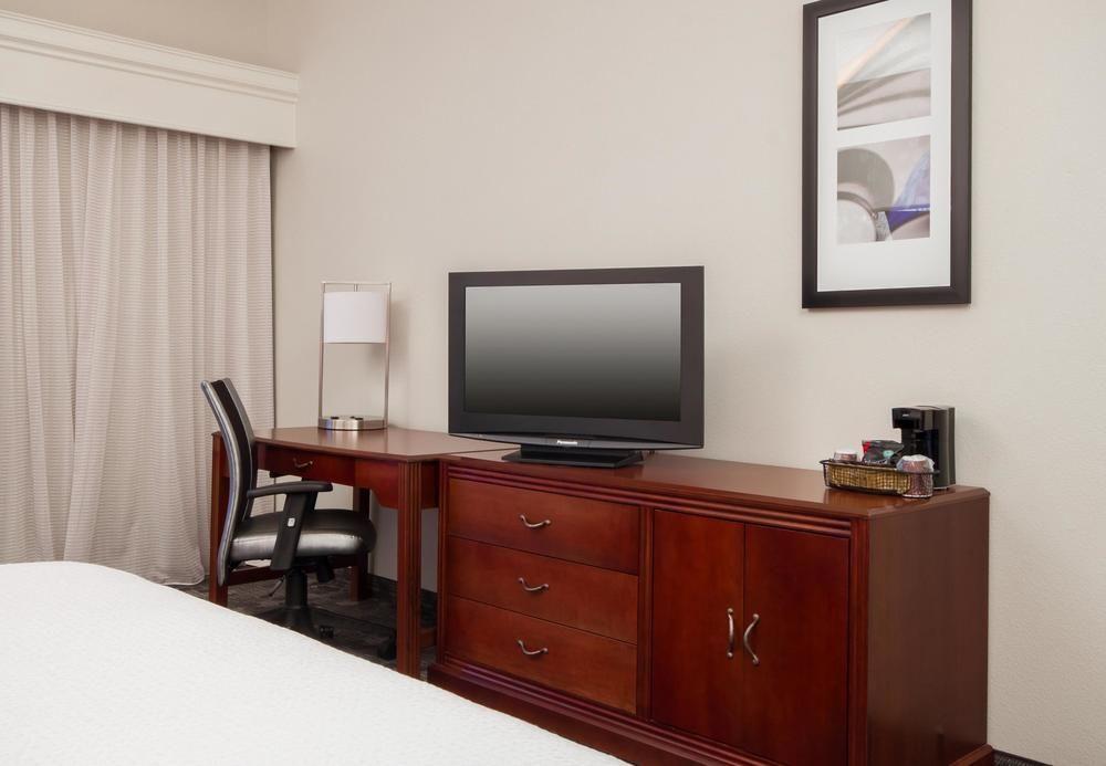 Courtyard By Marriott Palmdale Ξενοδοχείο Εξωτερικό φωτογραφία