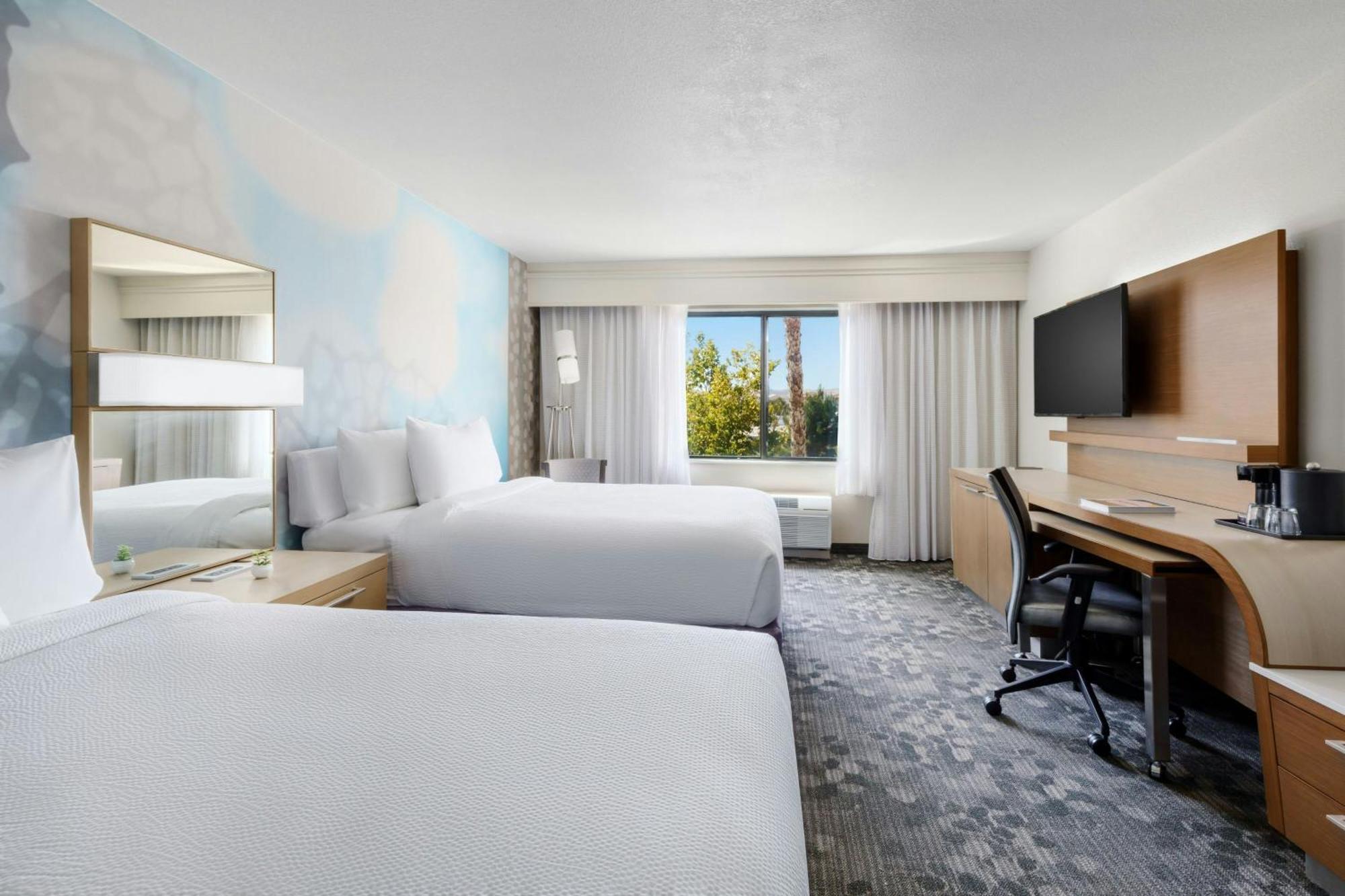 Courtyard By Marriott Palmdale Ξενοδοχείο Εξωτερικό φωτογραφία