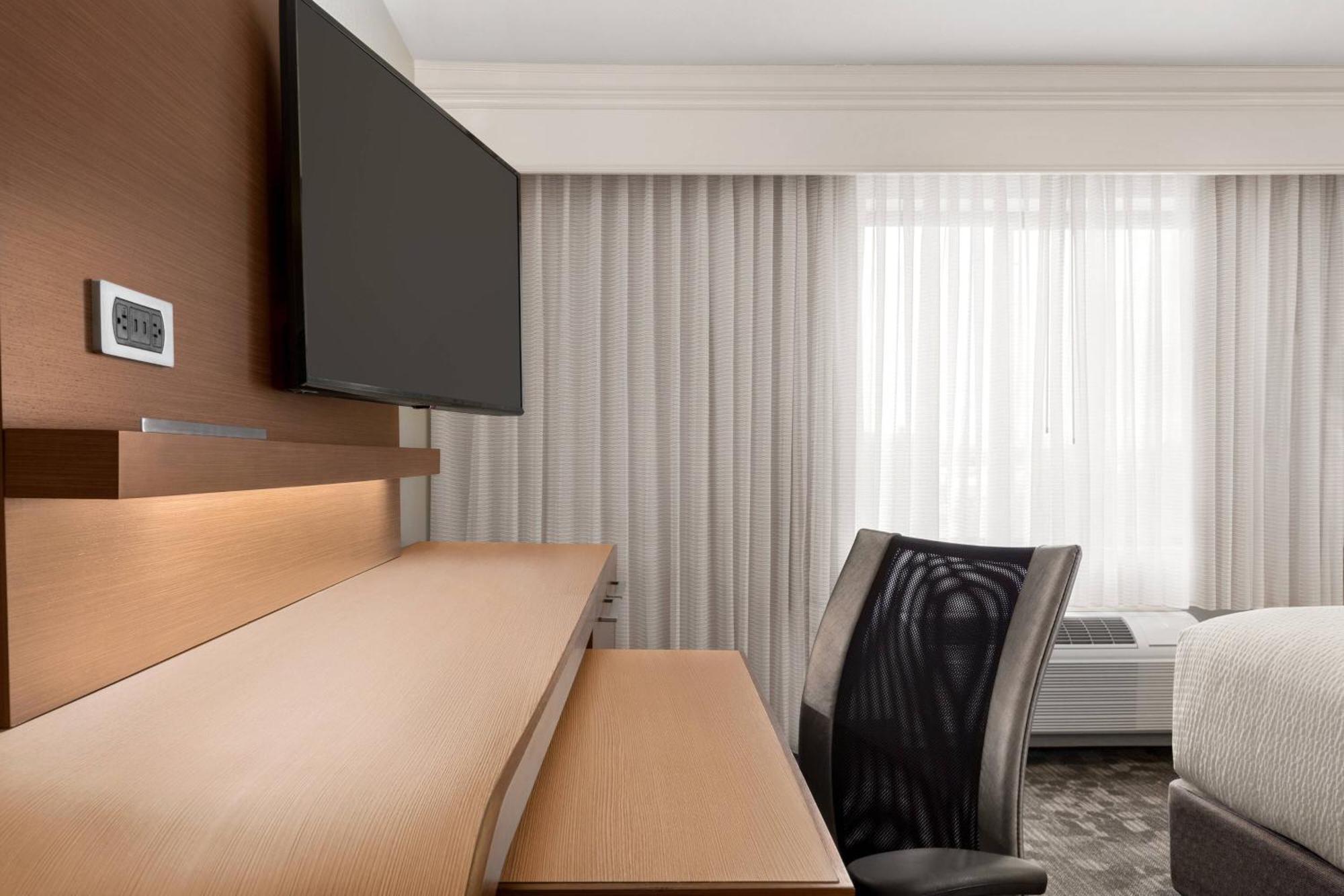 Courtyard By Marriott Palmdale Ξενοδοχείο Εξωτερικό φωτογραφία